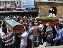 Boşandığı Eşi Tarafından Öldürülen Anne Ve Kızı Yozgat’ta Toprağa Verildi