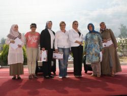 Kimse Yok Mu Derneği 1. Kardeşlik Şenliği'nde Reyhan Karaca Sahne Aldı