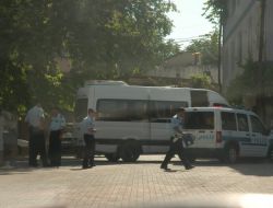 POLİS ARACI KAZA YAPTI