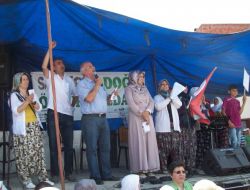 Köylüler Çevre Kirliliğine Karşı Miting Yaptı