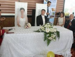 Kılıçdaroğlu, Yalova'da Nikah Şahitliği Yaptı!