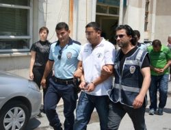 İzmir'de Bir Kişinin Öldüğü Silahlı Kavgaya 3 Tutuklama