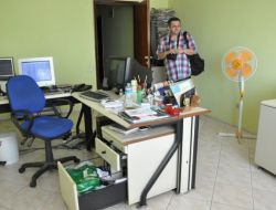 Hırsızlar İşhanını Talan Etti