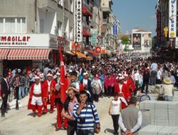 Türkçe'nin Çocukları Karamanlılarla 'Sevgi Yürüyüşü' Yaptı