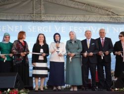 Emine Erdoğan Ve Kadir Topbaş, İsmek'in Sergisini Açtı