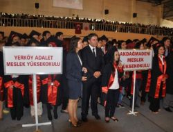 Bozok Üniversitesi'nde Mezuniyet Coşkusu