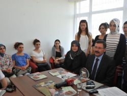 Gökçek'e Kadınlardan Teşekkür Plaketi