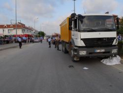 Kum Yüklü Kamyonun Altında Kalan Norveçli Kız Hayatını Kaybetti