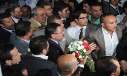 Gökçek bu kez gülle karşılandı!..