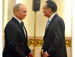 Putin, Çin Meclis Başkanı Wu İle Görüştü!