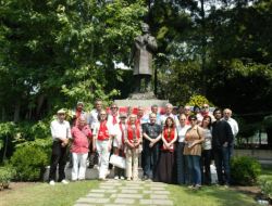 Aktivistler: Nazım Hikmet'i Moskova'da Andık, İzmir'de Anamadık