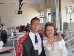 Diyaliz Merkezinde Dünya Evine Giren Çift, Organ Bekliyor