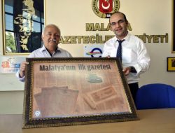Malatya'nın İlk Gazetesi, Gazetecilere Hediye Edildi
