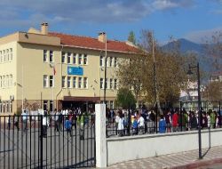 Edremit'te Okullara Devamsızlık Yüzde Onlara Yaklaştı..