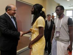 Hüseyin Çelik: Devletin Yapamadığını Türk Okulları Yapıyor