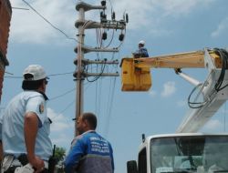 Elektrik Direğindeki Patlama Paniğe Neden Oldu