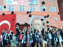 Baü Manyas Meslek Yüksekokulu İlk Mezunlarını Uğurladı