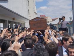 Abdurrahim Karakoç Son Yolculuğuna Tekbirlerle Uğurlandı