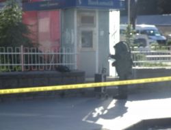 Şüpheli Çantada Makyaj Malzemesi