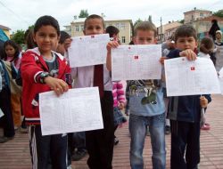Suşehri’nde Karneler Alındı, Tatil Başladı