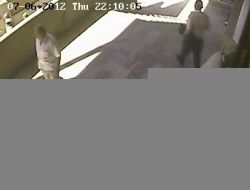 Camiden Ayakkabıyı Ceketine Sararak Çaldı