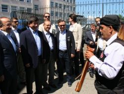 Bakan Davutoğlu: Suriye Yönetimi Üzerindeki Baskılar Artırılmalı