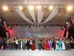 Türkçe’nin Çocukları Adanalıların Gönlünü Fethetti