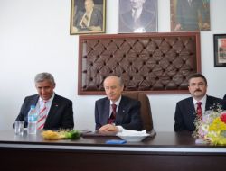 Bahçeli: Başbakan Tek Adam Rolü Oynuyor
