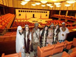 Mozambikli Ahmet, Meclis'te Cumhurbaşkanının Koltuğuna Oturdu