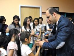 Karne Getirene Akvaryum Ve Balık Hediye Ettiler