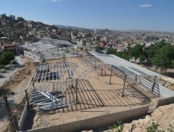 Risk Altındaki Evler Yıkıldı, Yerine Yapılan Pazar Alanı Hızla Tamamlanıyor