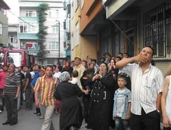 Çatı Katındaki Kıvılcım, 3 Daireyi Yaktı