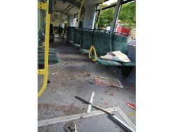 Almanya'da Tır, Tramvaya Çarptı: 48 Yaralı