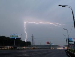 Moskova’da Parka Yıldırım Düştü!