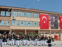 Bursa Polis Koleji, 4. Dönem Mezunlarını Şarkılarla Uğurladı