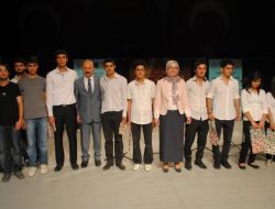 Müzik Şöleninde Öğrenci Ve Dengbejler Hünerlerini Sergiledi