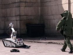 Şüpheli Çantadan Elektronik Malzeme Çıktı