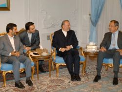 Lavrov, Tahran’da Suriye’ye Saldırı Helikopter Sevkiyatını Yalanladı