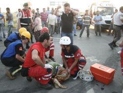 Tarım İşçilerini Taşıyan Midibüs İle Tır Çarpıştı: 10 Yaralı