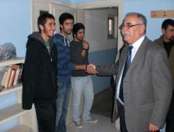 Chp'li Çanakkale Belediye Başkanı Gökhan Alevi Derneğini Ziyaret Etti