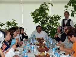 Kadın Meclis Üyeleri Kahvaltıda Bir Araya Geldi