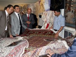 Erzurum Motifli Halılar Sergileniyor