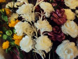 Alanyalı Hanımlara İpekten Kumaştan Sonra Çiçek Yapma Öğretilecek