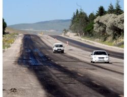 Yozgat’ta Şehirler Arası Yoldaki Bozukluklar Kazalara Davetiye Çıkartıyor