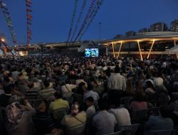 Türkçe Sevgisi, Arena'nın Dışına Taştı!