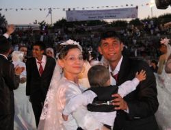 Roman Çiftler Toplu Nikah Töreniyle Mutluluklarını Pekiştirdi