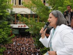 "Leyla’yı Leyla Yapan Mecnun’dur"