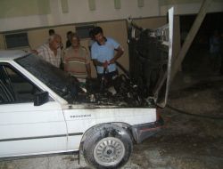 Kozan'da Park Halindeki Otomobil Yandı