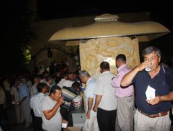 Kandil Simidi Dağıtıp Bal Şerbeti İkram Ettiler