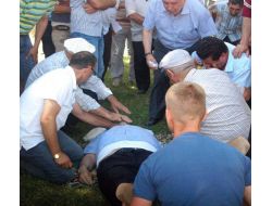 Kız Kardeşinin Cenazesinde Kalp Krizi Geçirerek Öldü